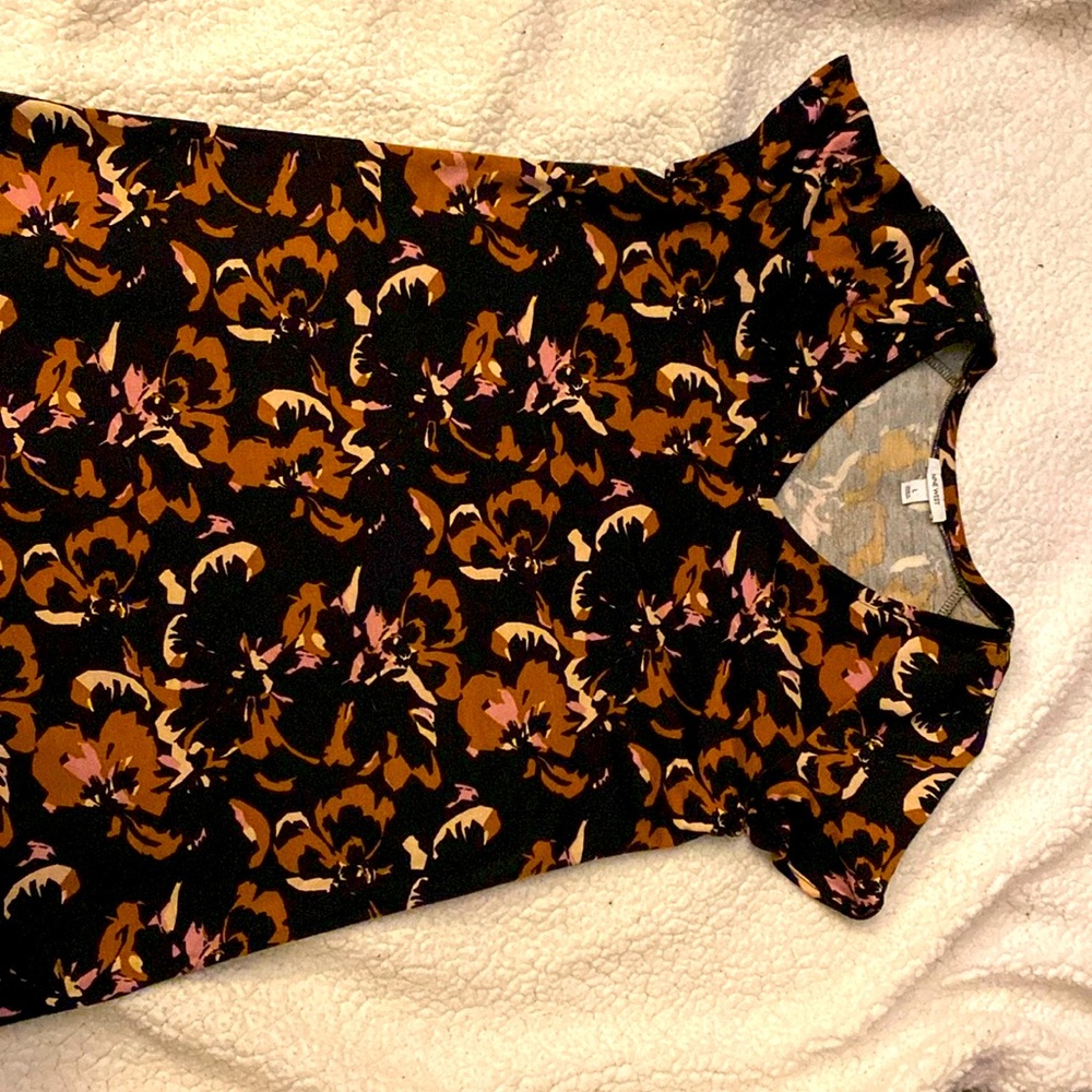 Short sleeve floral dress, size L